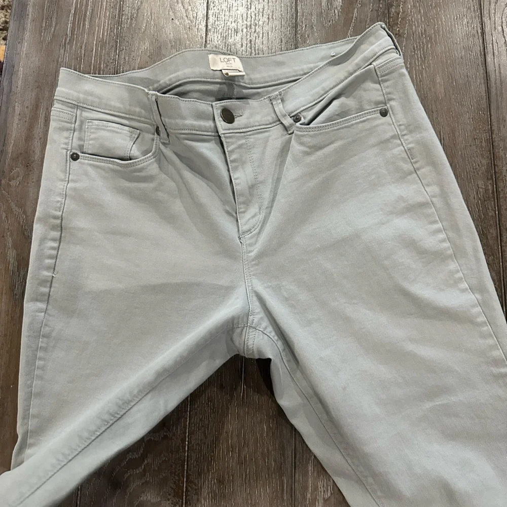 LOFT Sage Skinny Crop Petite Jeans - Picture 4 of 11
